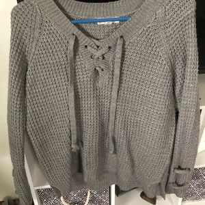 Comfy gray knitted sweater.